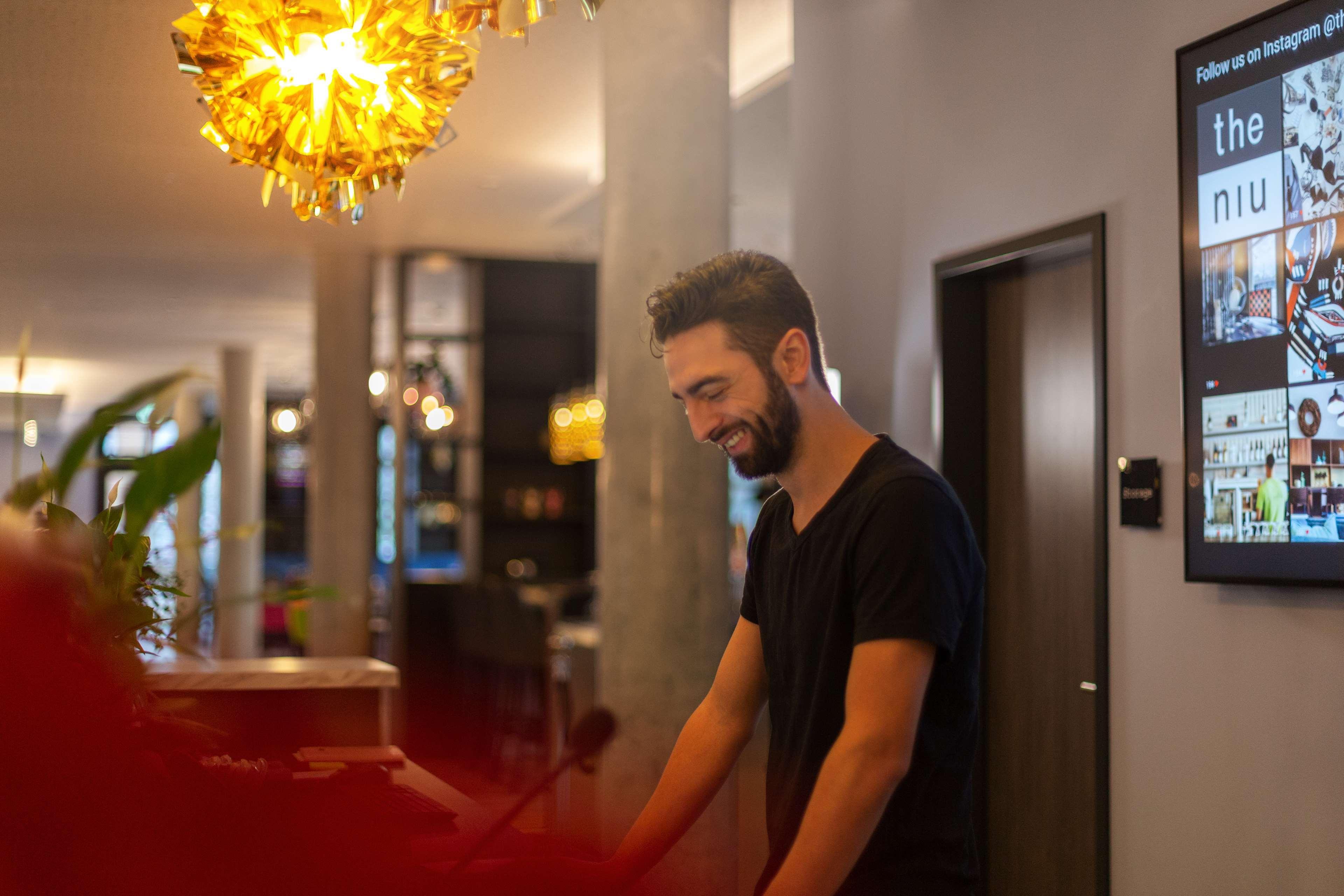 - The Niu, Mood By Ihg