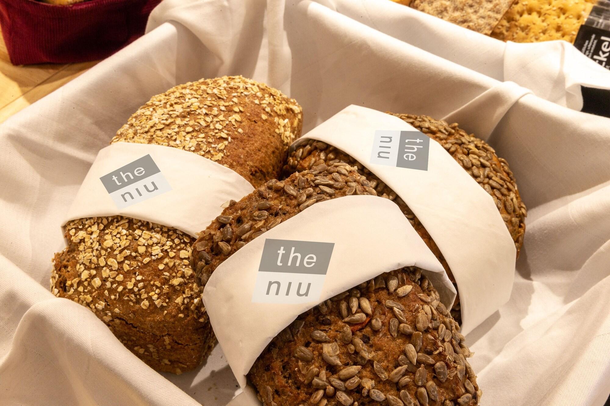 - The Niu, Mood By Ihg Maguncia